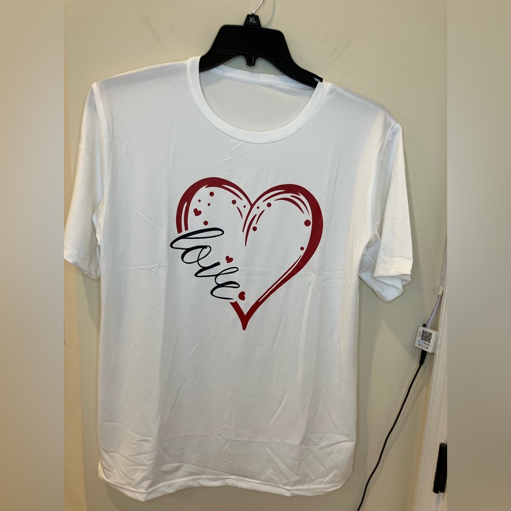 Women's Love Heart Tshirt White and Red Size XL